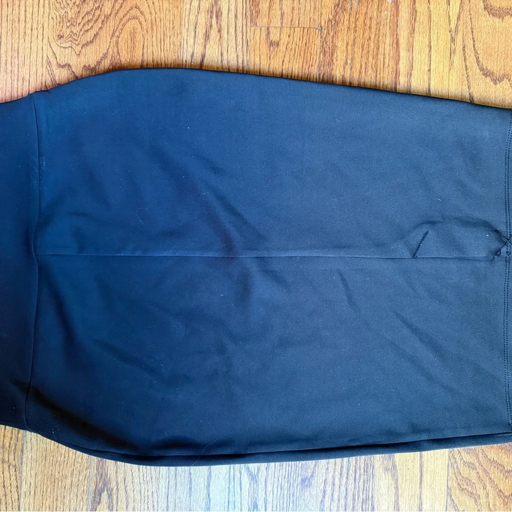 Black pencil skirt - Picture 2 of 2